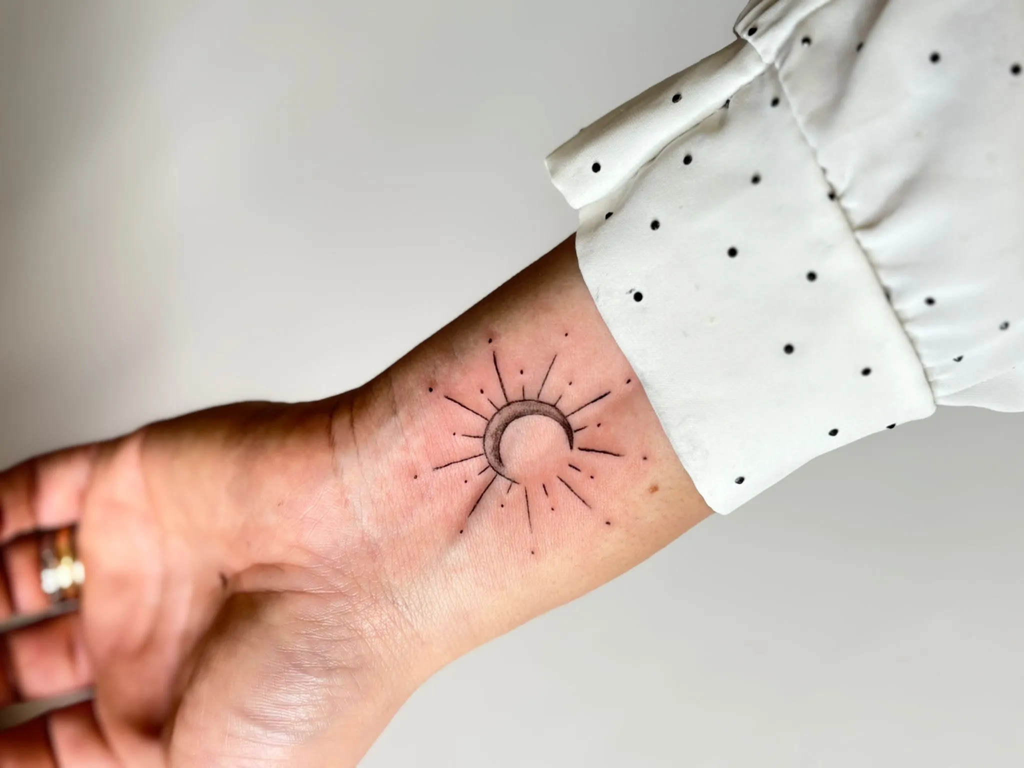 fine line tattoo sole luna  lavoro su cliente